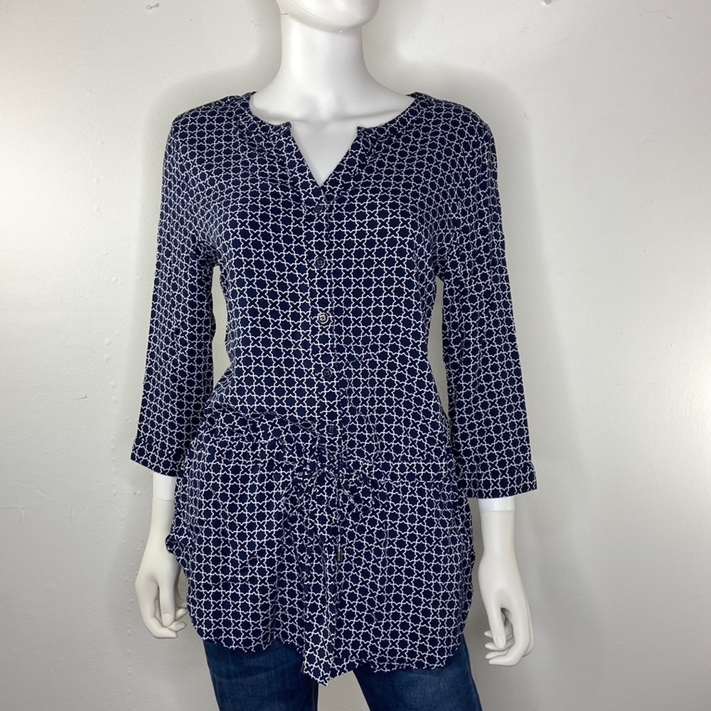 ✨ Effortless Chic Printed Tunic ✨
Croft & Barrow Blue Patterned Blouse 💙